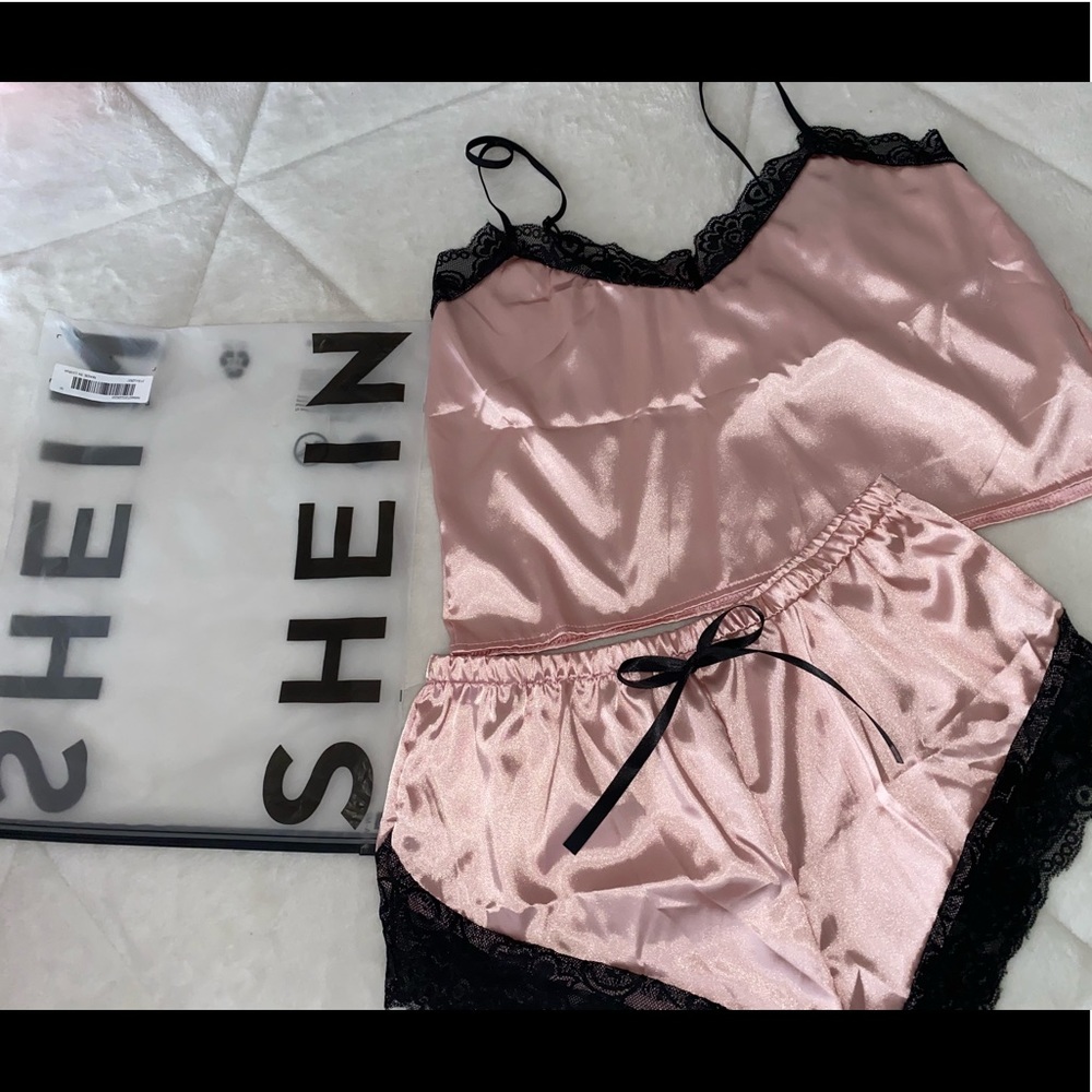 Women sleepwear!